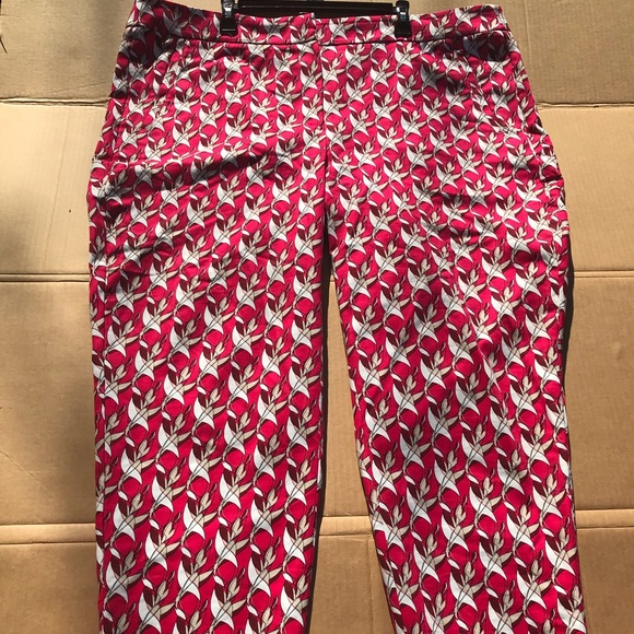 Lane Bryant Pants - 🔥NWT Lane Bryant “The Lena” Ankle Pant